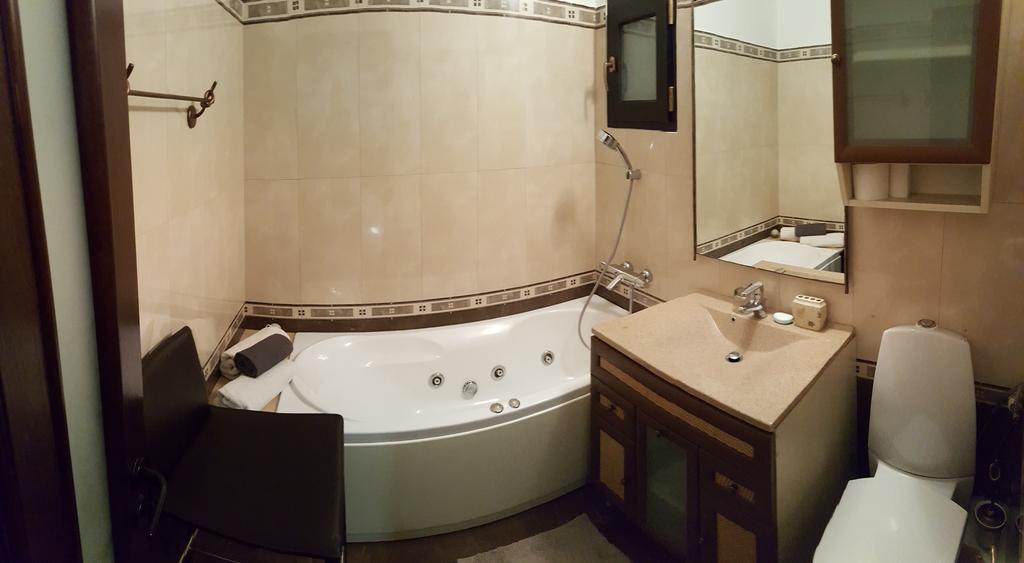 Mihail Cioranu Apartment Bukarest Eksteriør billede