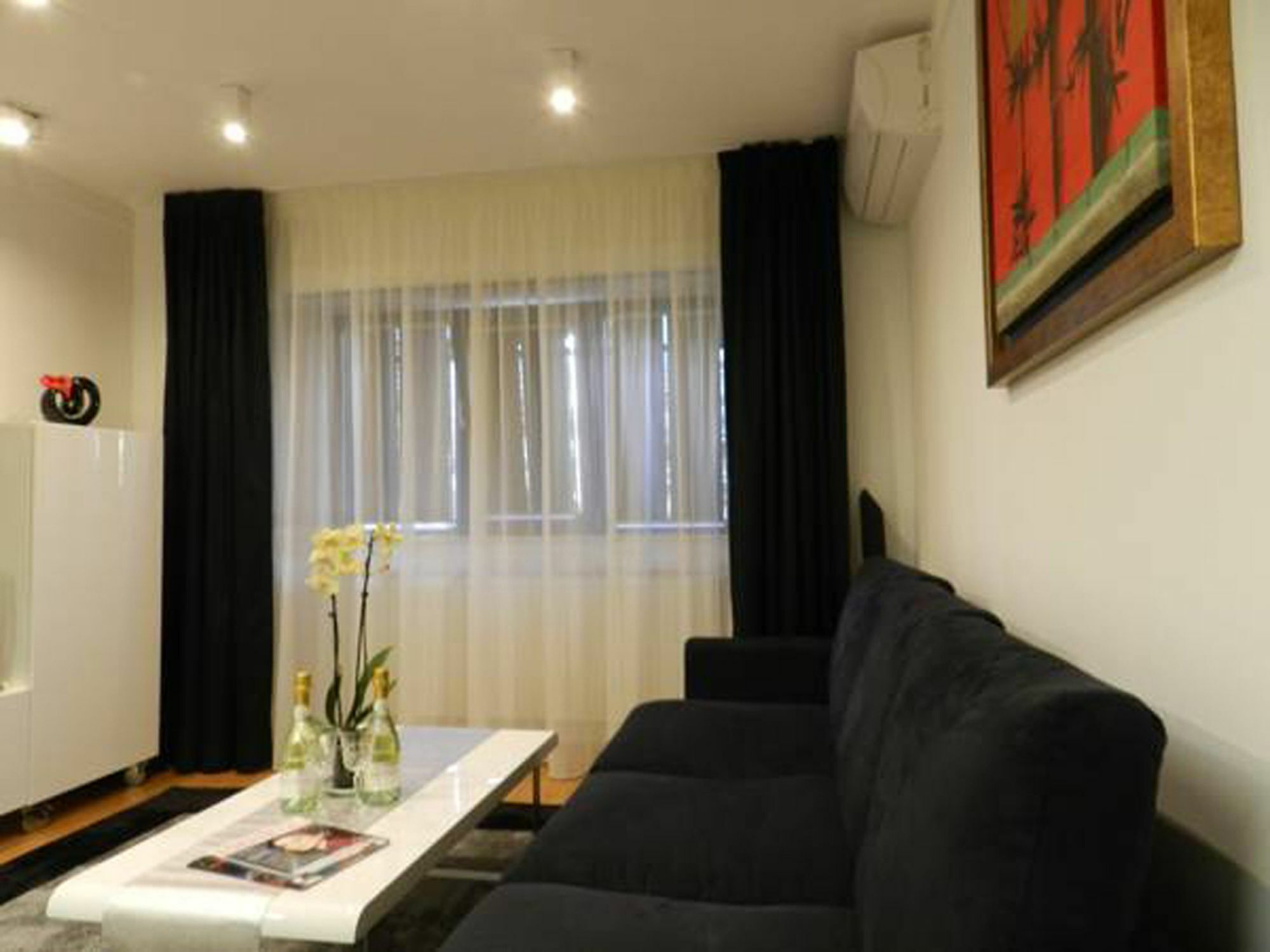 Mihail Cioranu Apartment Bukarest Eksteriør billede